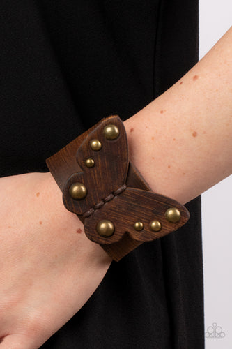 Paparazzi Butterfly Farm - Brass - Snap Bracelet