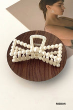 Load image into Gallery viewer, Pearl Decor Hair Claw Clips