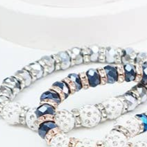Load image into Gallery viewer, Dazzling Elegance Glass Bead Bracelet
