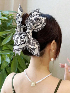Vintage Pattern Claw clip with Bow
