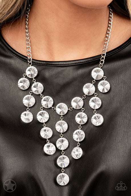 PAPARAZZI Spotlight Stunner NEW BLOCKBUSTER - $5 Jewelry with Ashley Swint