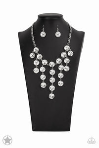 PAPARAZZI Spotlight Stunner NEW BLOCKBUSTER - $5 Jewelry with Ashley Swint
