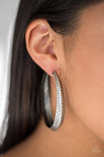 Load image into Gallery viewer, Paparazzi Jungle To Jungle - Silver - Thick Hammered Silver - Earrings - $5 Jewelry With Ashley Swint