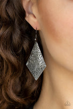 Load image into Gallery viewer, Paparazzi Texture Retreat - Black - Glistening Textures - Gunmetal Kite - Earrings - $5 Jewelry With Ashley Swint