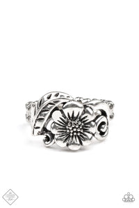 PRE-ORDER - Paparazzi Oceanside Orchard - Silver - Ring - Trend Blend / Fashion Fix Exclusive May 2021 - $5 Jewelry with Ashley Swint