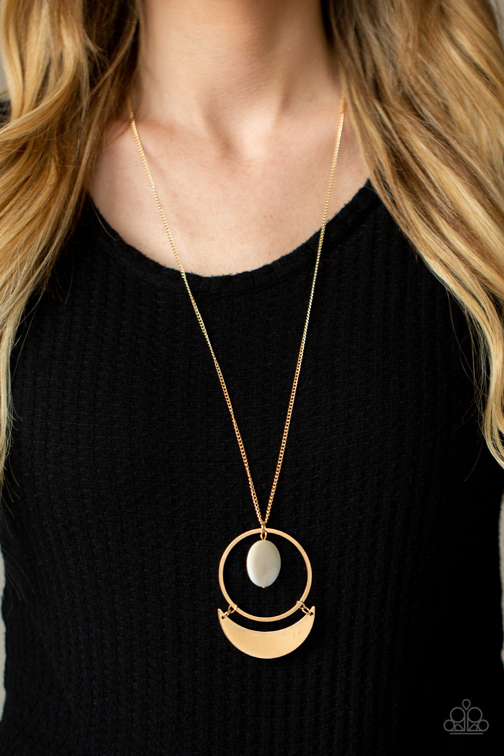 PAPARAZZI Moonlight Sailing - Gold - $5 Jewelry with Ashley Swint