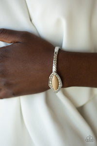 Paparazzi Mason Minimalism - Brown Soybean Bead - Silver Hammered - Stretchy Band Bracelet - $5 Jewelry With Ashley Swint