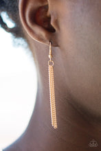 Load image into Gallery viewer, Paparazzi Swank Bank - Gold - Twisting Hammered Pendant - Necklace &amp; - $5 Jewelry With Ashley Swint