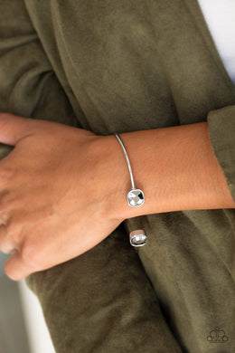 PAPARAZZI Totally Traditional - Silver - $5 Jewelry with Ashley Swint