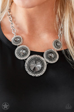 PAPARAZZI Global Glamour - $5 Jewelry with Ashley Swint