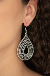 Paparazzi - 5th Avenue Attraction - Silver - Earrings