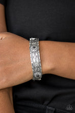 Load image into Gallery viewer, Paparazzi Southern Borders - Black - Stretchy Bracelet - $5 Jewelry with Ashley Swint