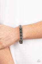Load image into Gallery viewer, Paparazzi Venetian Valentine - Green - Bracelet - $5 Jewelry with Ashley Swint