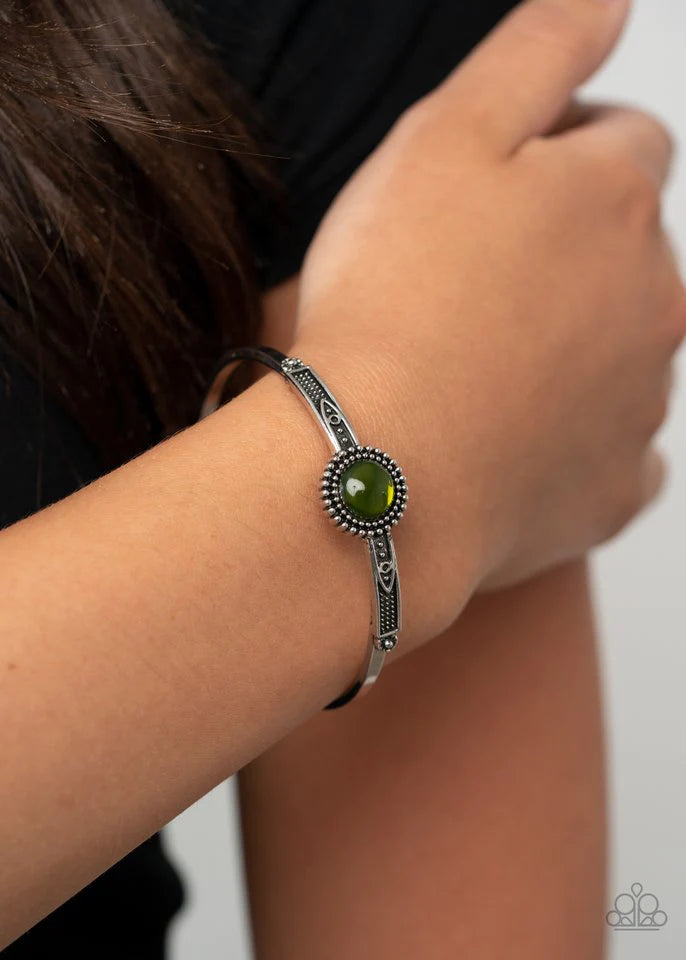 Paparazzi PIECE of Mind - Green - Bracelet