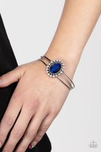 Load image into Gallery viewer, PRE-ORDER - Paparazzi Prismatic Flower Patch - Blue - Bracelet - $5 Jewelry with Ashley Swint