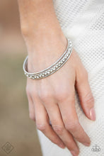 Load image into Gallery viewer, Paparazzi Accessories - Fiercely 5th Avenue - Complete Fashion Fix / Trend Blend Set Exclusive January 2020 - $5 Jewelry with Ashley Swint