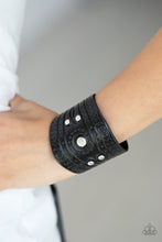 Load image into Gallery viewer, PRE-ORDER - Paparazzi Orange County - Black - Bracelet - $5 Jewelry with Ashley Swint