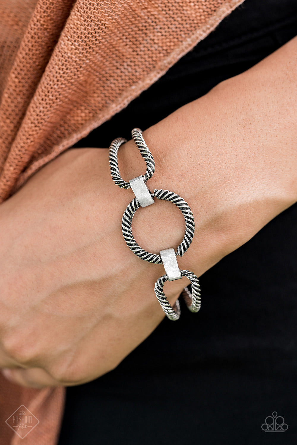 Paparazzi Desert Cat - Silver - Bracelet - Fashion Fix / Trend Blend Exclusive August 2019 - $5 Jewelry With Ashley Swint