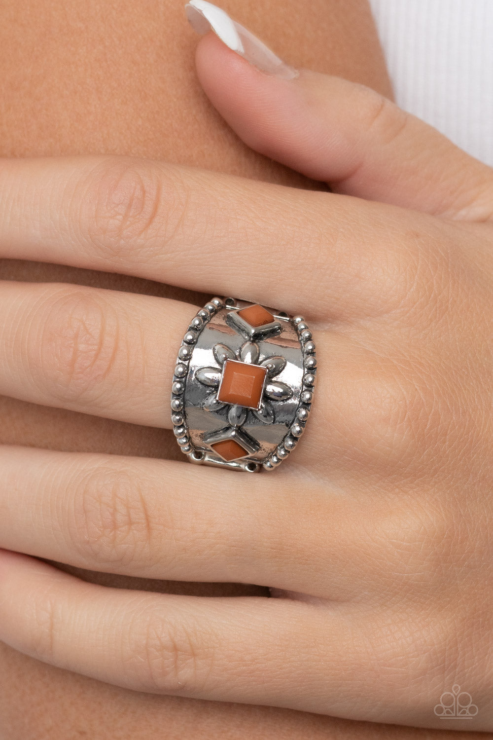 Paparazzi  Daisy Diviner - Brown - Ring